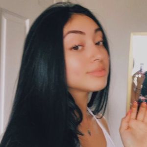 Meet your Posher, Valentina